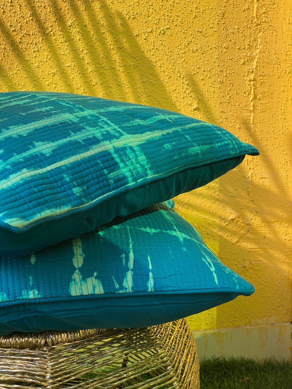 Bandhani Quilted Cushion Cover | 16x16 inch